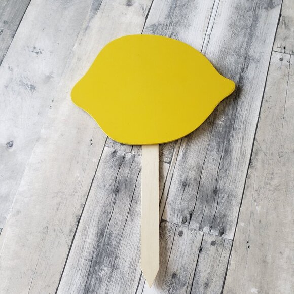 New Lemon Yard Sign - Picture 1 of 3